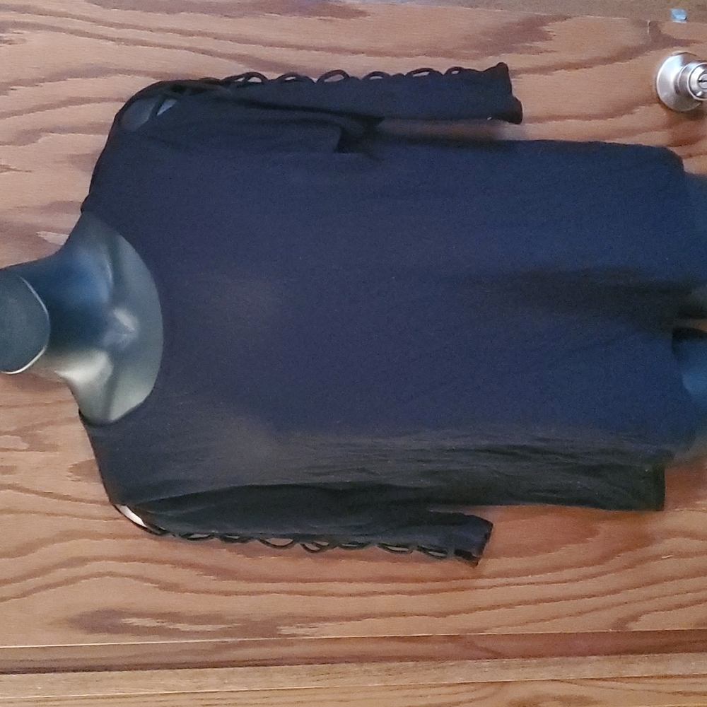 Size 1x. Black Westport top with 3/4 sleeves